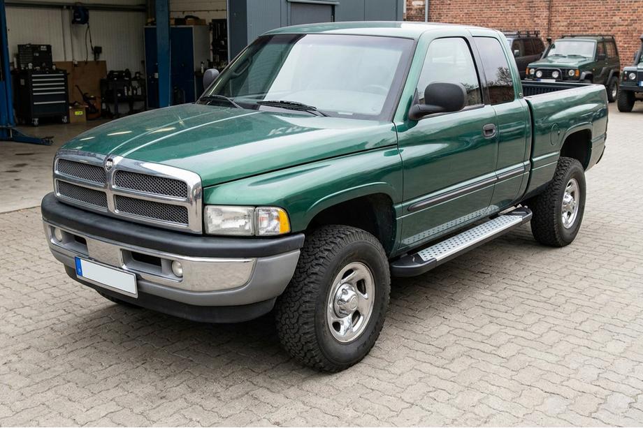 Dodge RAM (BR/BE) 1994–2002 Side steps Allmond Grey (set van 2, aluminium) Foto 1