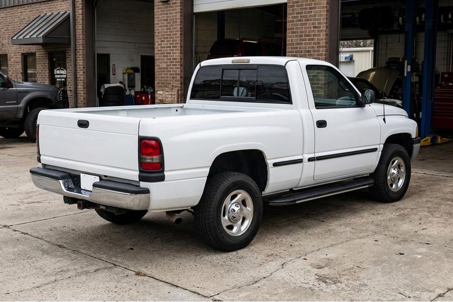 Dodge RAM (BR/BE) 1994–2002 Side steps Bosphorus Grey (set van 2, aluminium) Image