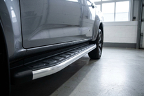 Isuzu D-Max 2019– Fullmond side steps (2 stuks, aluminium) foto 1