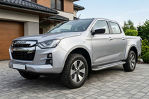Isuzu D-Max 2019– Maydos V2 side steps (set 2 st., aluminium/RVS) foto 1