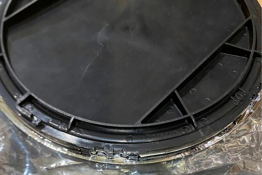Mercedes GLE Coupé C292 2015–2019 Afgeprijsd – frontembleem onder glas, chromen rand a0008880111 Foto 5
