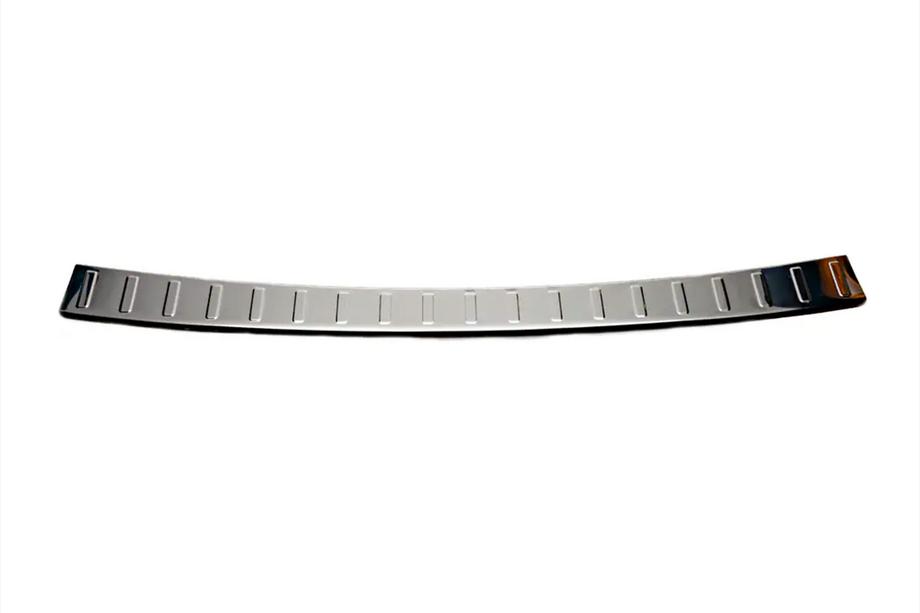 Mercedes E-klasse W212 2009–2016 Afgeprijsd: achterbumperbeschermlijst Carmos (SW, RVS) Image