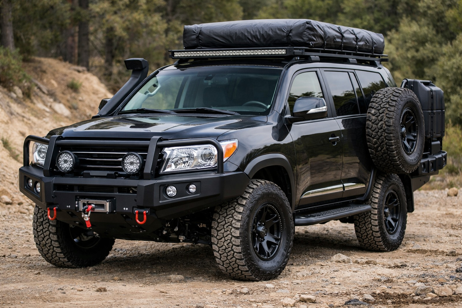 Toyota Land Cruiser 200 na aankoop: wat eerst te monteren, wat nog even niet
