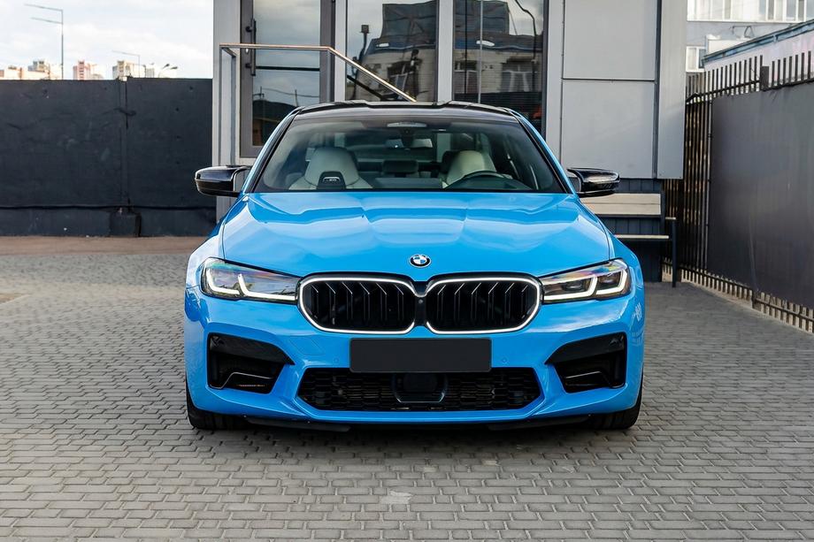 BMW 5 Serie G30/G31 2017–2023 M-Look V1 LED nierroosters (2021-2023, glanzend zwart) Image