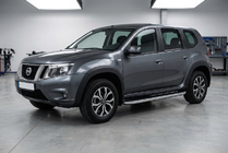 Nissan Terrano 2014– Side steps Tayga Grey (2 stuks, aluminium) foto 1