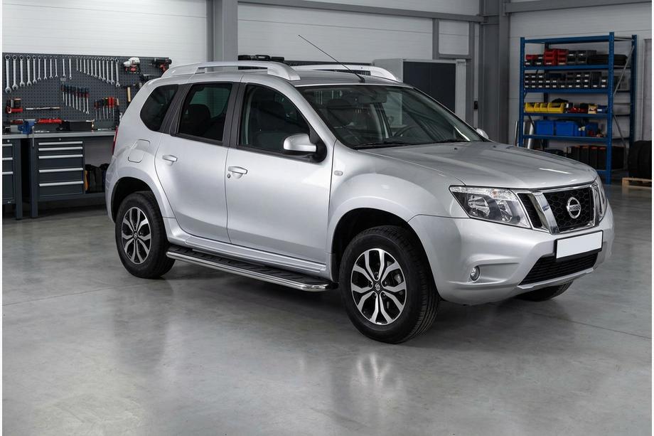 Nissan Terrano 2014– Maydos V1 side steps (2 stuks, aluminium/RVS) Image