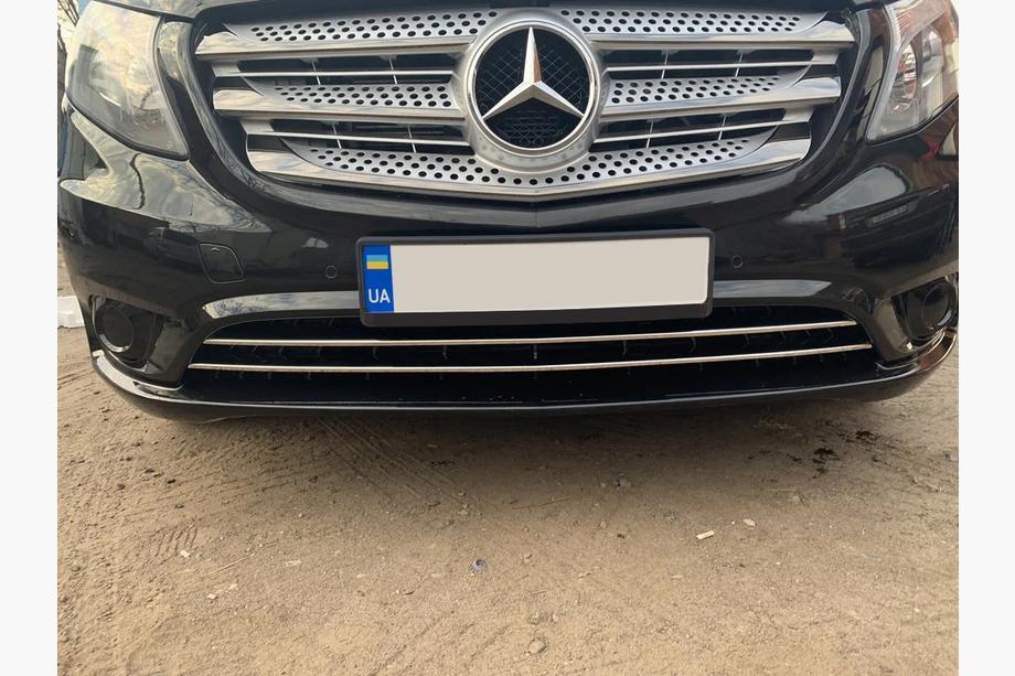 Mercedes Vito/V-klasse W447 2014– Afdeklijsten voor bumperrooster (2-delig, RVS) Vito personenuitvoering (zwart chroom) Foto 6