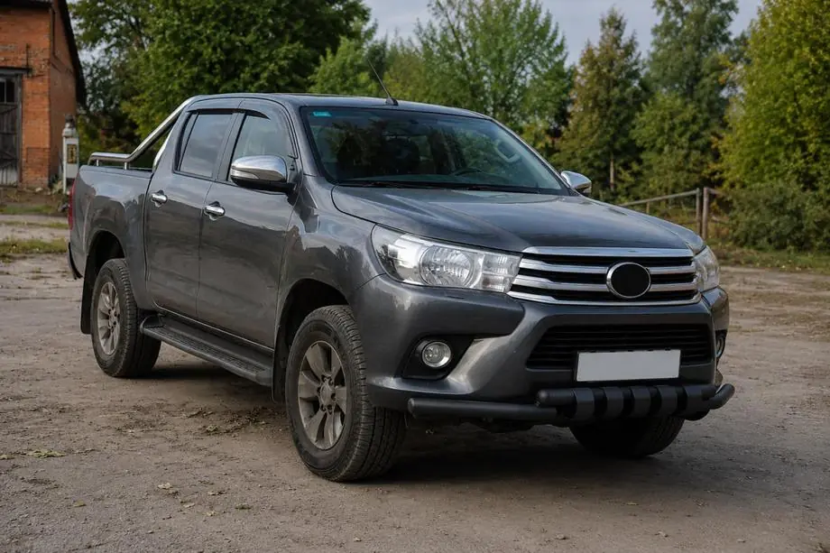 Toyota Hilux 2015– Bullbar vóór F3-34 Black (RVS) Foto 2