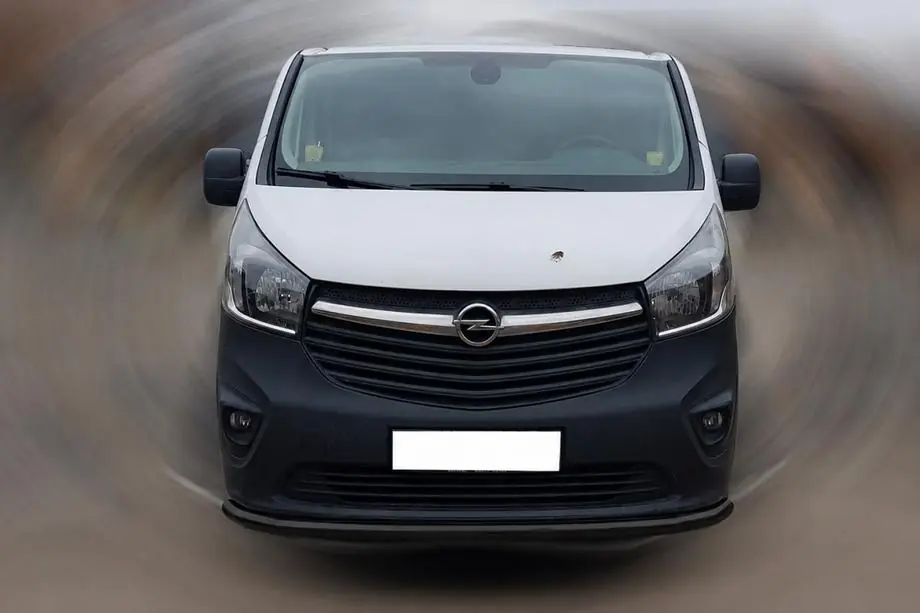 Renault Trafic 2015– Voorbumperbescherming ST008 Black (RVS) Image