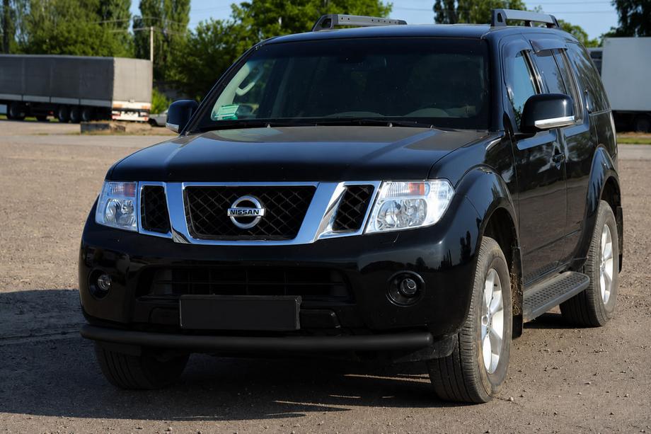 Nissan Navara 2006–2015 Voorbumperbescherming ST008 Black (RVS) Foto 1