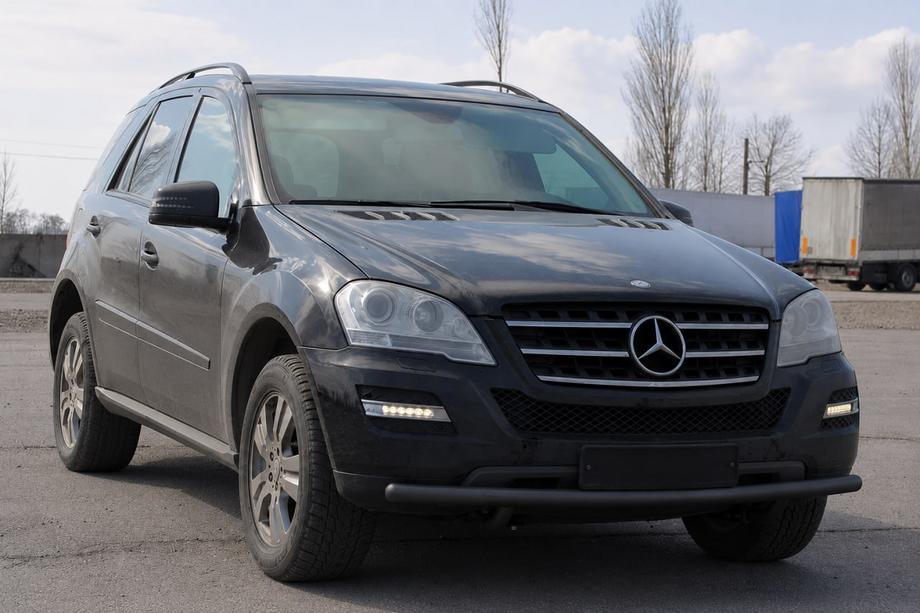 Mercedes ML W164 2005–2011 Voorbumperbescherming ST008 Black (RVS) Foto 2