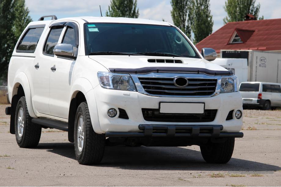 Toyota Hilux 2006–2015 Voorbumperbeschermer ST015 Black (RVS) Foto 3