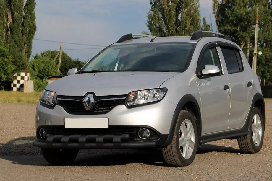 Dacia Sandero 2013–2020 Bullbar ST015 Black (RVS) Image