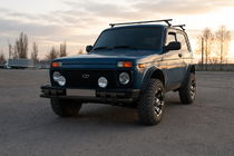 Lada Niva en Urban 1977– Bullbar ST015 Black (RVS) foto 2