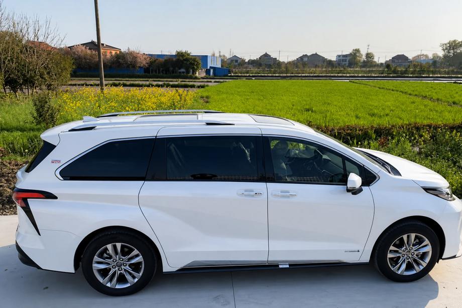 Toyota Sienna 2020– Geïntegreerde grijze OEM dakrails (aluminium) Image