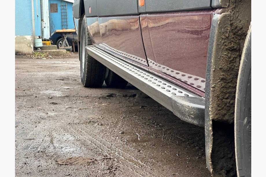Mercedes Sprinter W906 2006–2018 DOT-Line side steps (2 stuks, aluminium) Foto 13