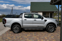 Ford Ranger 2011–2022 Zwarte OEM dakrails (ABS-kunststof, montage met lijm) foto 2
