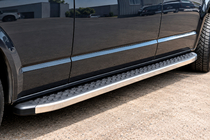 Volkswagen T5 Transporter 2003–2010 BlackLine side steps (2 stuks, aluminium) Korte wielbasis foto 1