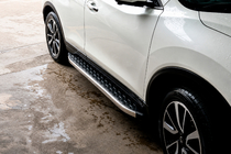 Nissan X-trail T32/Rogue 2014–2021 BlackLine side steps (2 stuks, aluminium) foto 1
