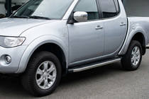 Mitsubishi L200 2006–2015 BlackLine side steps (2 stuks, aluminium) foto 1