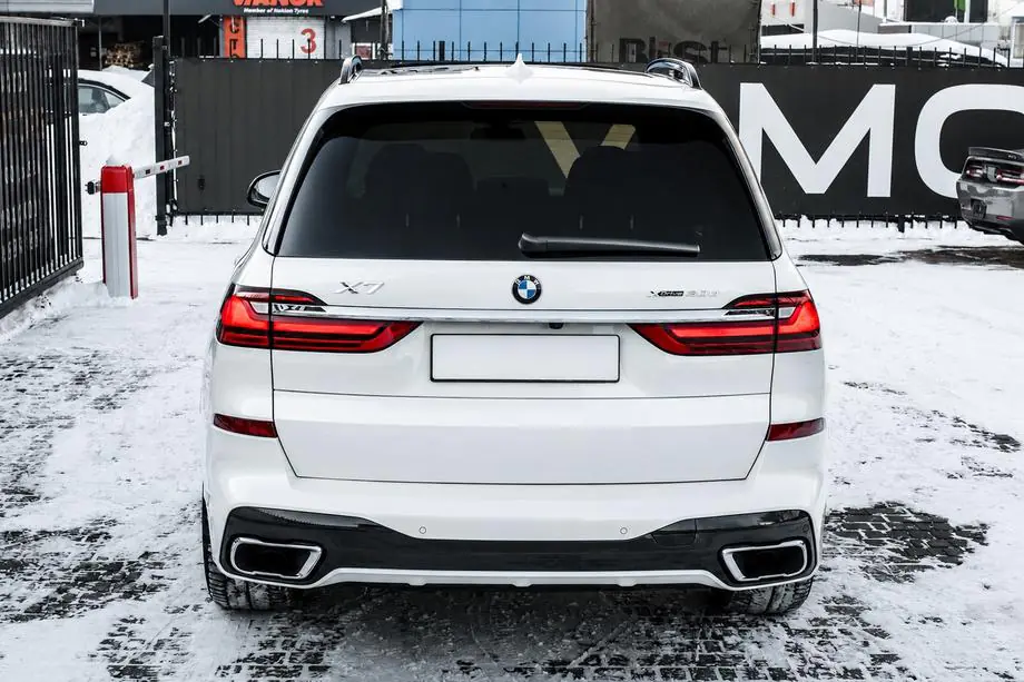 BMW X7 G07 2019– Achterbumper M-Sport compleet gemonteerd (2019-2023) Foto 1