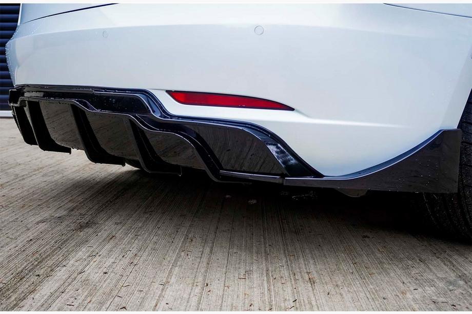 Tesla Model 3 2017– Achterbumper diffuser Fast (voor 2017-2023) Image