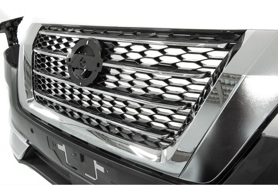 Nissan Armada 2016–2024 Complete voorbumper (2021-2024) Foto 7