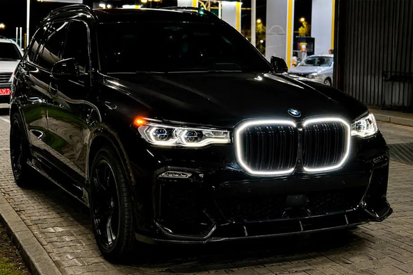 BMW X7 G07: carbon tuning voor voorbumper en LED-grille