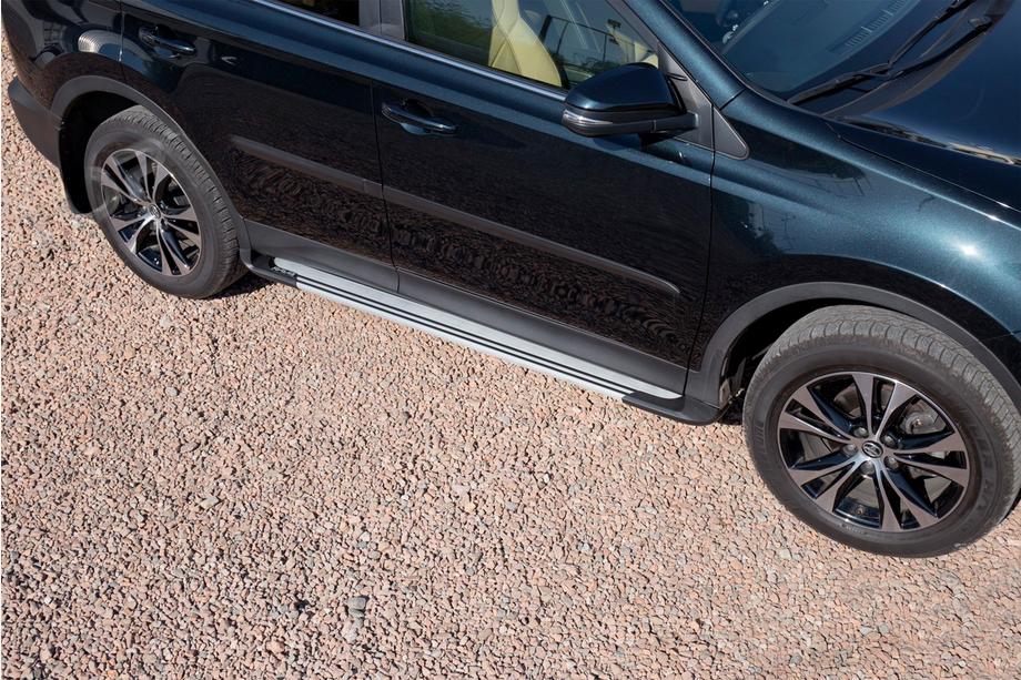 Toyota Rav 4 2013–2018 OEM V4 Silver side steps (2016-2018, 2 stuks, aluminium) Image