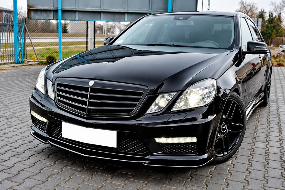 Mercedes E-klasse W212 2009–2016 DPT voorspoilerlip (voor E63 AMG, 2009-2012, hoogglans zwart) Image