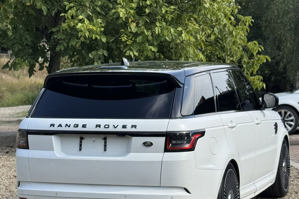 Range Rover Sport L494 2018–2022: montage van SVR-bodykit – ons werk Foto 13