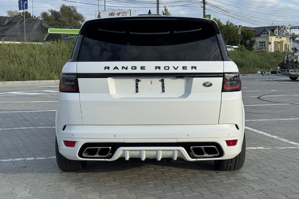 Range Rover Sport L494 2018–2022: montage van SVR-bodykit – ons werk Foto 10