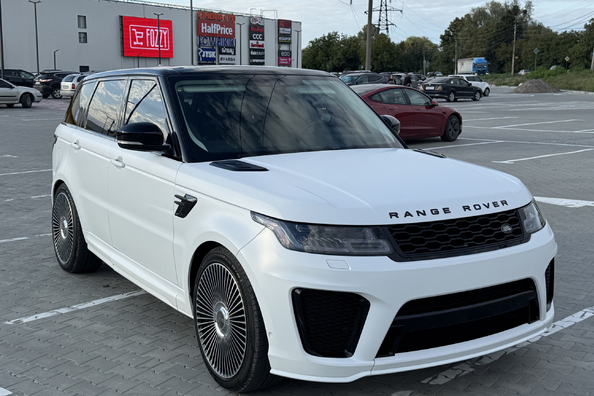 Range Rover Sport L494 2018–2022: montage van SVR-bodykit – ons werk Foto 4