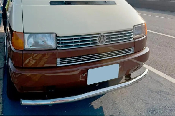 Volkswagen T4 voor kamperen en off-road: montage van frontbescherming, side steps en achterhoeken Foto 5