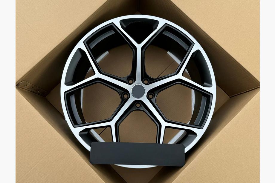 Audi Q8 2018– Gesmede velgen OEM R22 V4 (4 stuks) Foto 8