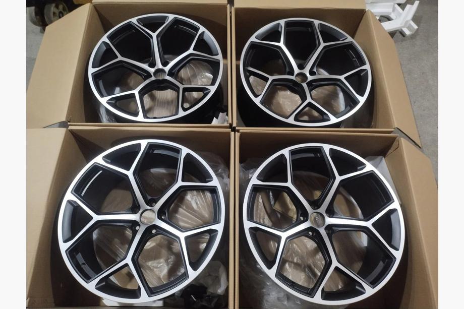 Audi Q8 2018– Gesmede velgen OEM R22 V4 (4 stuks) Foto 15