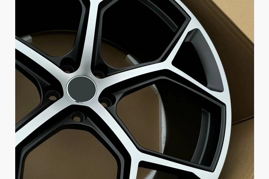 Audi Q8 2018– Gesmede velgen OEM R22 V4 (4 stuks) Foto 16