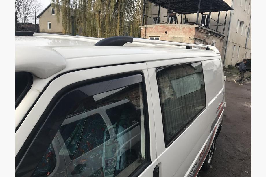Volkswagen T4 Caravelle/Multivan 1990–2003 Chromen dakrails DORA (metalen bevestiging) Foto 4
