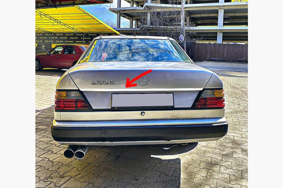 Mercedes E-class W124 1984–1997 RVS sierlijst voor kofferbakkleprand Image