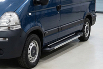 Nissan Interstar 2002–2010 Zijtreden RedLine V1 (2 stuks, aluminium) foto 1