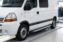 Nissan Interstar 2002–2010 Side steps Line (2 stuks, aluminium) foto 1