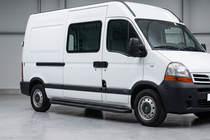 Nissan Interstar 2002–2010 Bosphorus Black side steps (2 st., aluminium) foto 1