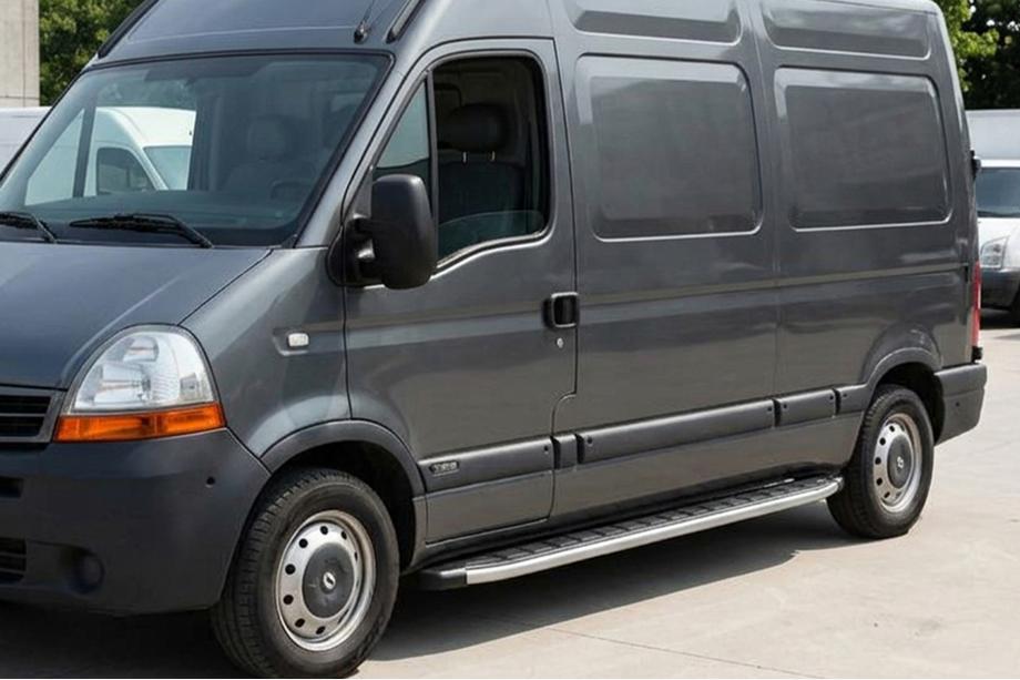 Nissan Interstar 2002–2010 Fullmond side steps (2 stuks, aluminium) Image