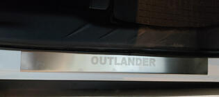 Mitsubishi Outlander 2006–2012 Carmos instaplijsten RVS (4 stuks) foto 4