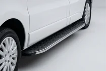 Opel Vivaro 2015–2019 BlackLine side steps (2 stuks, aluminium) foto 1