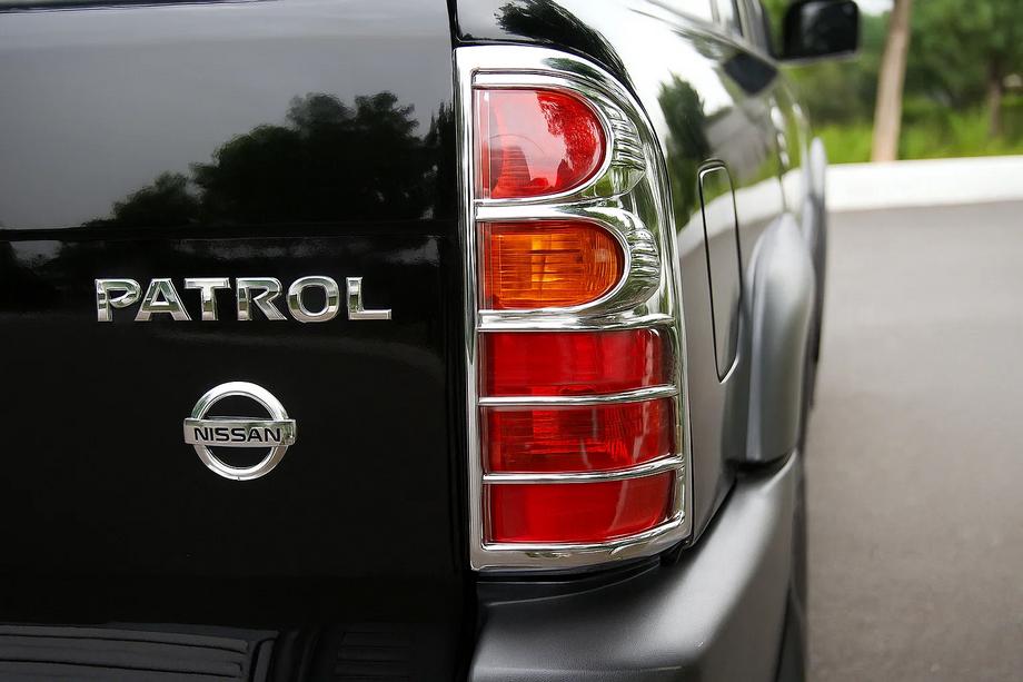 Nissan Patrol Y61 1997–2011 Achterlicht afdekking (kunststof) Image
