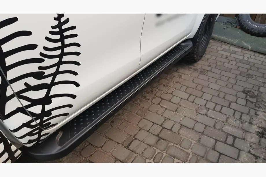 Toyota Hilux 2015– Allmond Black zijtreden (2 st., aluminium) Image