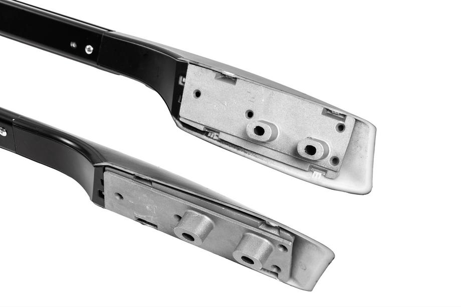 Toyota Land Cruiser 200 2007–2021 Dakrails Premium Black (origineel design, 2 stuks) Foto 9