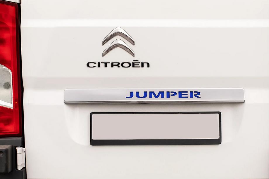 Citroen Jumper 2007–2025 Chroom sierstrip boven kenteken met blauwe LED (RVS) Image