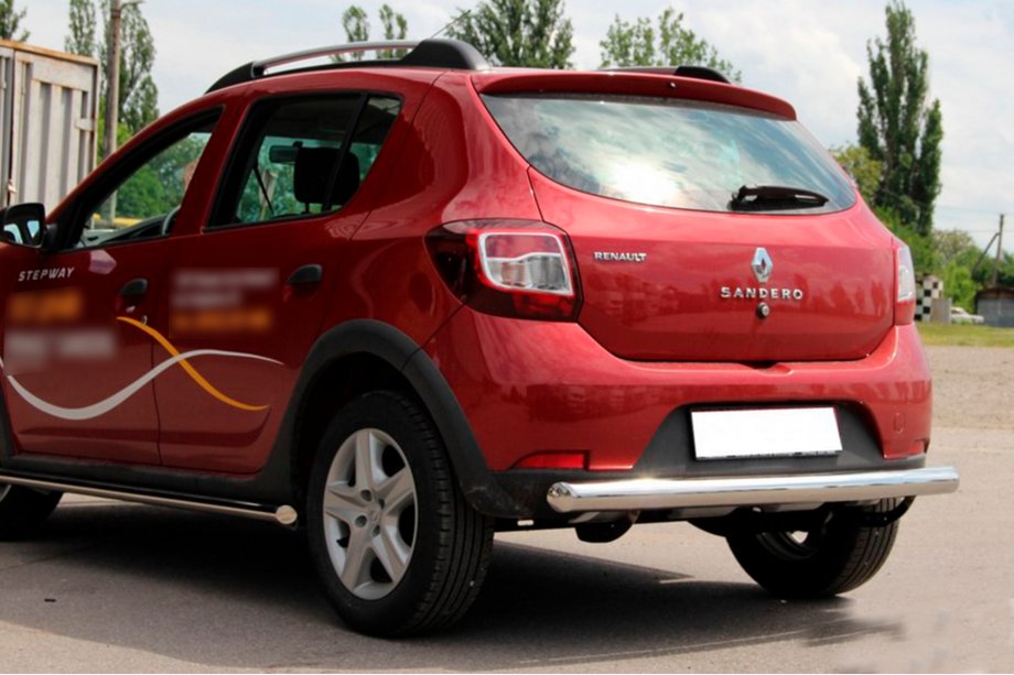 Dacia Sandero 2013–2020 Achterbeugel AK002 (RVS) Foto 2